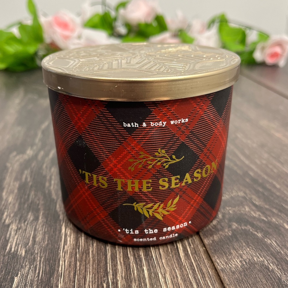 It’s the Season Bath & Bodyworks 3 Wick Candle